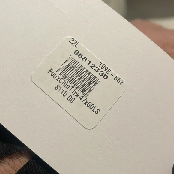 West Elm Chinchilla Faux Fur Throw π₯³HPπ₯³ - Picture 7 of 8